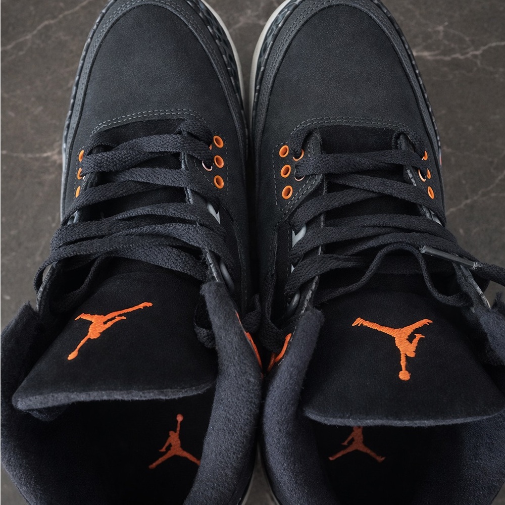 Jordan Men's Sneakers in Black and Orange